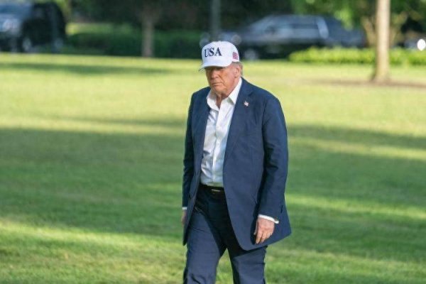 无忧配 爱泼斯坦案“反噬”特朗普阵营 MAGA裂痕扩大